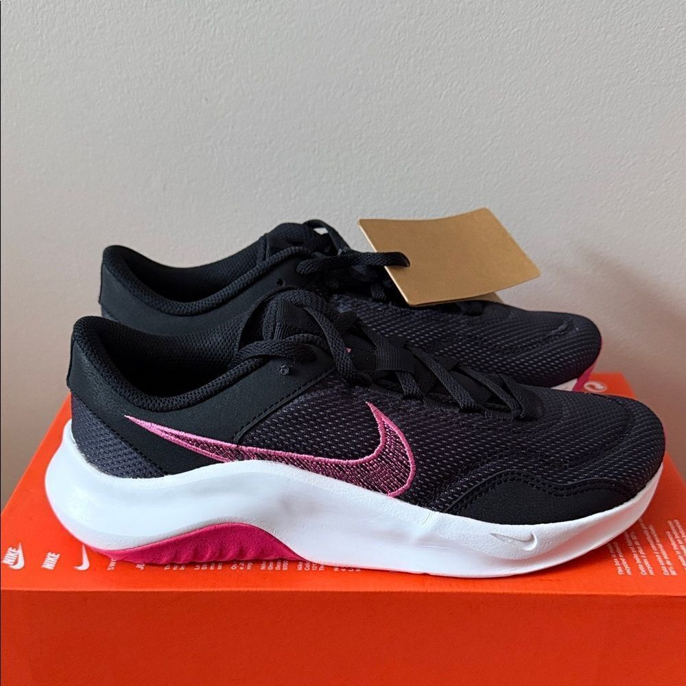Nike Legend Essential 3 Black Pink Particle Grey DM1119-002 Women’s Size 6